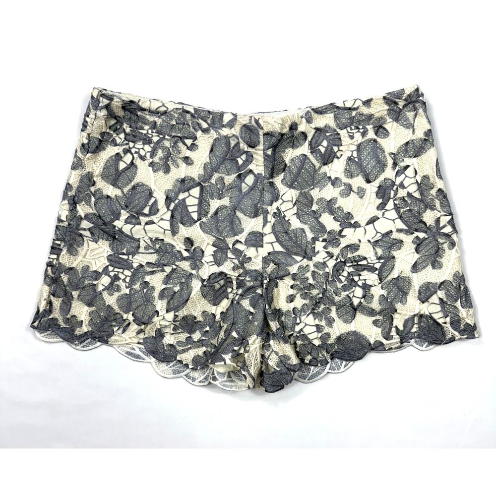Tory Burch Gray & Cream Leaf guipure Lace Size 8 kammy shorts Cotton Lined - Picture 1 of 13